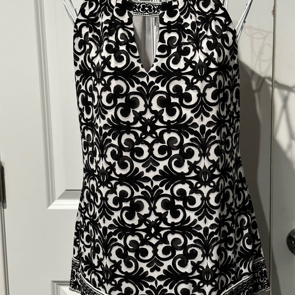 White House Black Market sleeveless blouse sz small